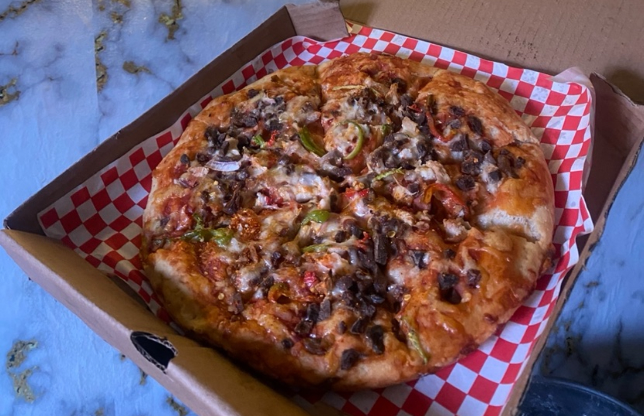Beef/chicken pizza (small size)